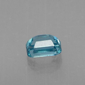 0.41カラットの天然ブルージルコン（4.2×3.2 mm・エメラルドカット）