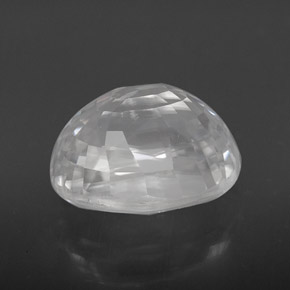 8.64カラットの天然ホワイトジルコン（11.7×9.1 mm・オーバルカット）