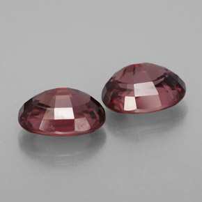 カラットの天然ピンクローズジルコン（9×7.1 mm・オーバルカット）