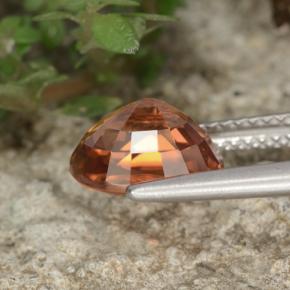 3.69カラットの天然オレンジピンクジルコン（9.1×7.1 mm・オーバルカット）