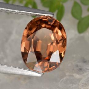 3.12カラットの天然ディープレッドジルコン（9×7.1 mm・オーバルカット）