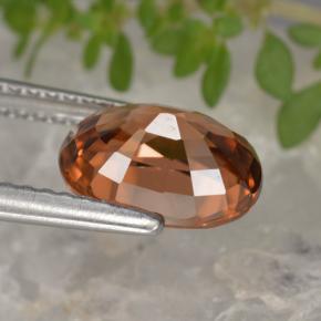3.12カラットの天然ディープレッドジルコン（9×7.1 mm・オーバルカット）