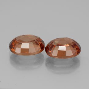カラットの天然ローズオレンジジルコン（9×7 mm・オーバルカット）