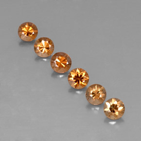 カラットの天然オレンジジルコン（4.04 mm・ラウンドカット）