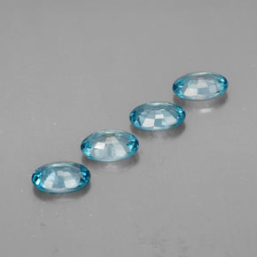 カラットの天然ブルージルコン（6×4.1 mm・オーバルカット）