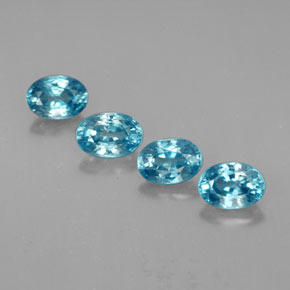 カラットの天然ブルージルコン（6.1×4.2 mm・オーバルカット）