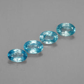カラットの天然ブルージルコン（6×4.1 mm・オーバルカット）