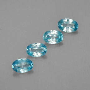 カラットの天然ブルージルコン（6.1×4.1 mm・オーバルカット）