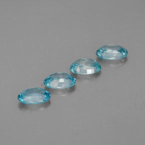 カラットの天然ブルージルコン（6.1×4.1 mm・オーバルカット）