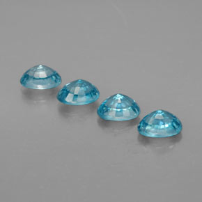 カラットの天然ブルージルコン（5.9×4.2 mm・オーバルカット）