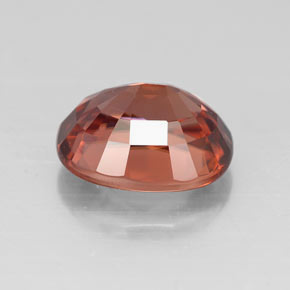 3.41カラットの天然ウォームレッドジルコン（9×7.2 mm・オーバルカット）