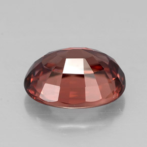 3.17カラットの天然ディープレッドジルコン（9×7.1 mm・オーバルカット）