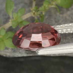 3.16カラットの天然ダークレッドジルコン（9×7.1 mm・オーバルカット）