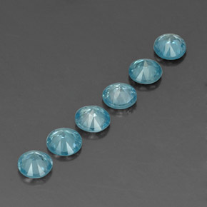 カラットの天然ブルージルコン（4.52 mm・ラウンドカット）