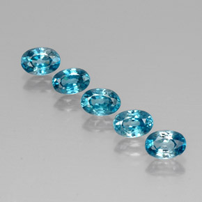カラットの天然ブルージルコン（6×4.2 mm・オーバルカット）