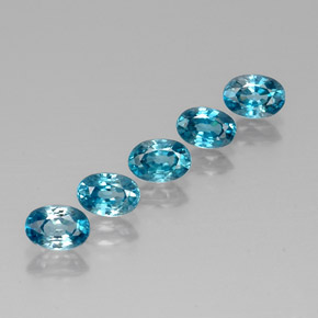 カラットの天然ブルージルコン（6×4.2 mm・オーバルカット）