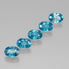 カラットの天然ブルージルコン（6×4.2 mm・オーバルカット）