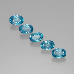 カラットの天然ブルージルコン（5.9×4.1 mm・オーバルカット）