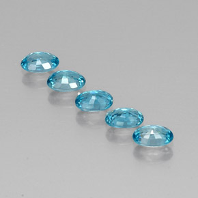 カラットの天然ブルージルコン（6×4.2 mm・オーバルカット）