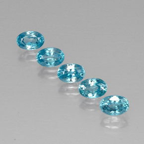 カラットの天然ブルージルコン（5.9×4.2 mm・オーバルカット）