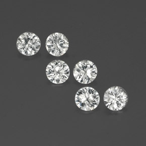 カラットの天然ホワイトジルコン（4.56 mm・ラウンドカット）