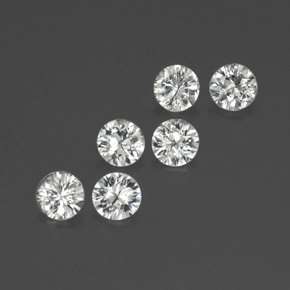 カラットの天然ホワイトジルコン（4.56 mm・ラウンドカット）