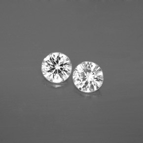 カラットの天然ホワイトジルコン（4.59 mm・ラウンドカット）