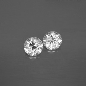 カラットの天然ホワイトジルコン（4.64 mm・ラウンドカット）