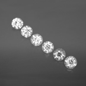 3.36カラットの天然ホワイトジルコン（4.59 mm・ラウンドカット）