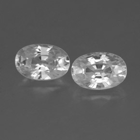 1.59カラットの天然ホワイトジルコン（6.2×4.2 mm・オーバルカット）