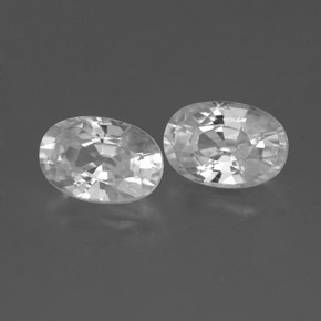 1.59カラットの天然ホワイトジルコン（6.2×4.2 mm・オーバルカット）