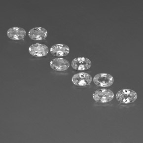 6.89カラットの天然ホワイトジルコン（6.1×4.1 mm・オーバルカット）