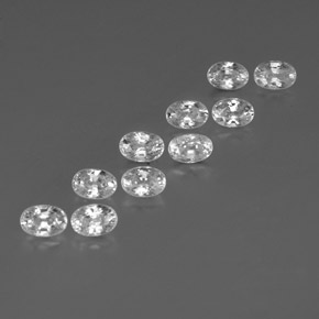 8.50カラットの天然ホワイトジルコン（6.1×4.1 mm・オーバルカット）