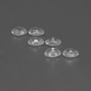 カラットの天然ホワイトジルコン（6.1×4.1 mm・オーバルカット）
