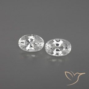 1.62カラットの天然ホワイトジルコン（6.2×4.2 mm・オーバルカット）