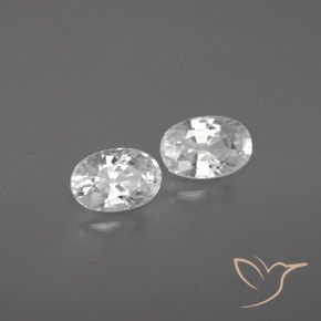 1.62カラットの天然ホワイトジルコン（6.2×4.2 mm・オーバルカット）