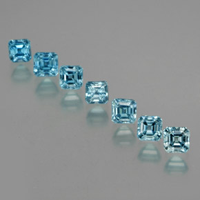 カラットの天然ブルージルコン（3.3×3.3 mm・エメラルドカット）