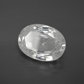 10.67カラットの天然ホワイトジルコン（13.9×10 mm・オーバルカット）