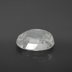 10.67カラットの天然ホワイトジルコン（13.9×10 mm・オーバルカット）