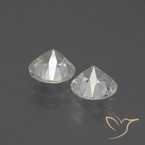 Shop natural 4.25ct ウォームホワイト ジルコン gems, ラウンド, from カンボジア at GemSelect. In stock, global shipping!