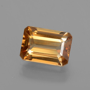 1.62カラットの天然オレンジジルコン（7.2×5.1 mm・エメラルドカット）