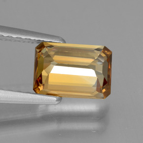 1.62カラットの天然オレンジジルコン（7.2×5.1 mm・エメラルドカット）