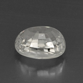 8.64カラットの天然ホワイトジルコン（11.6×9.1 mm・オーバルカット）