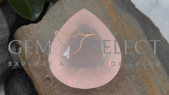 96.78カラットの天然フラミンゴピンクローズクォーツ、洋梨の形、透明